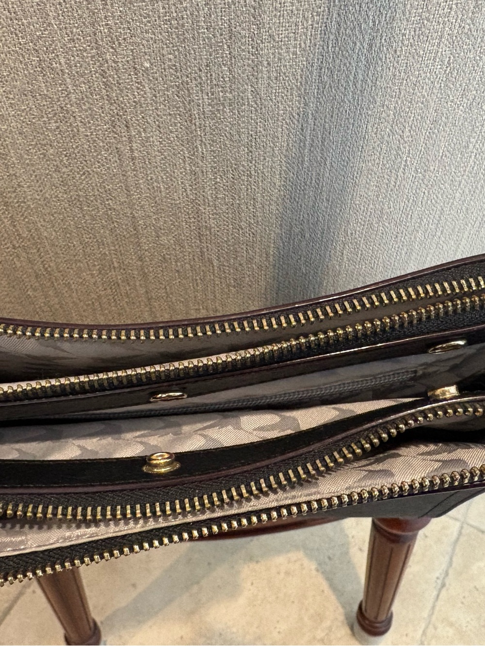 Lo & Sons Pearl shoulder and crossbody purse - Picture 3 of 5